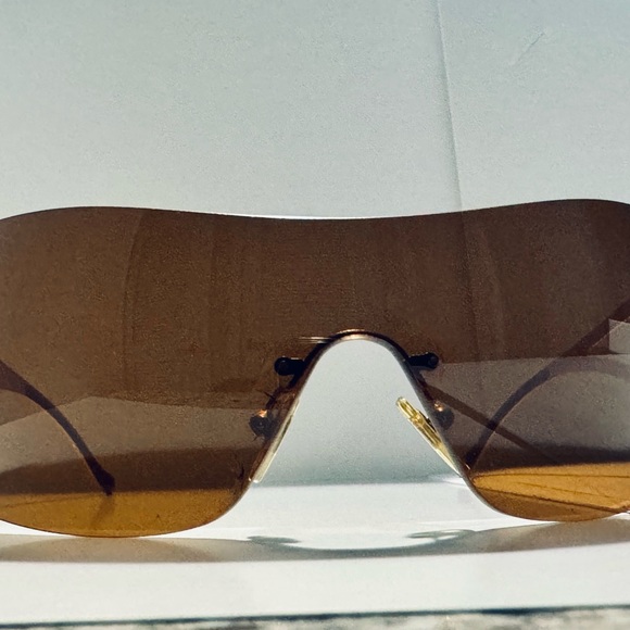 Vintage Gold Gianni Versace sunglasses unisex - Picture 7 of 10